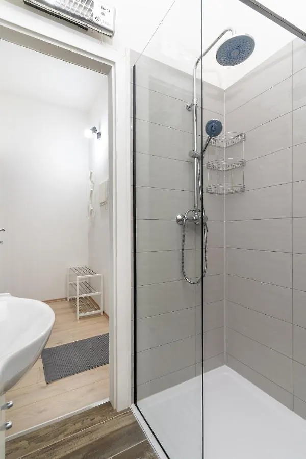 Stunning Apartment In Quiet Street Near Center With Free Parking 4 Floor Rijeka